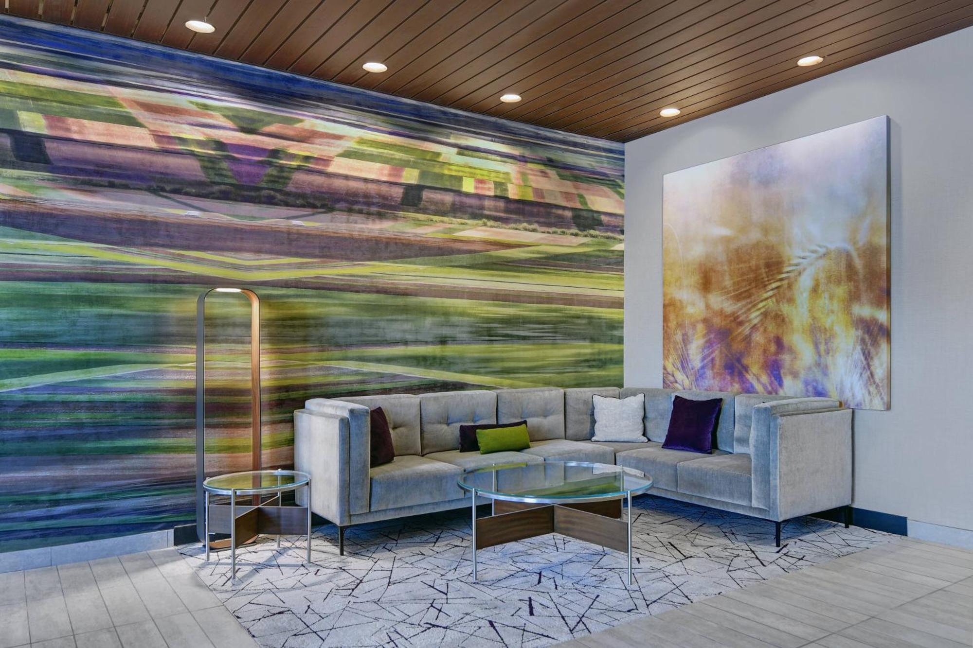 Courtyard By Marriott Manhattan Aggieville 외부 사진