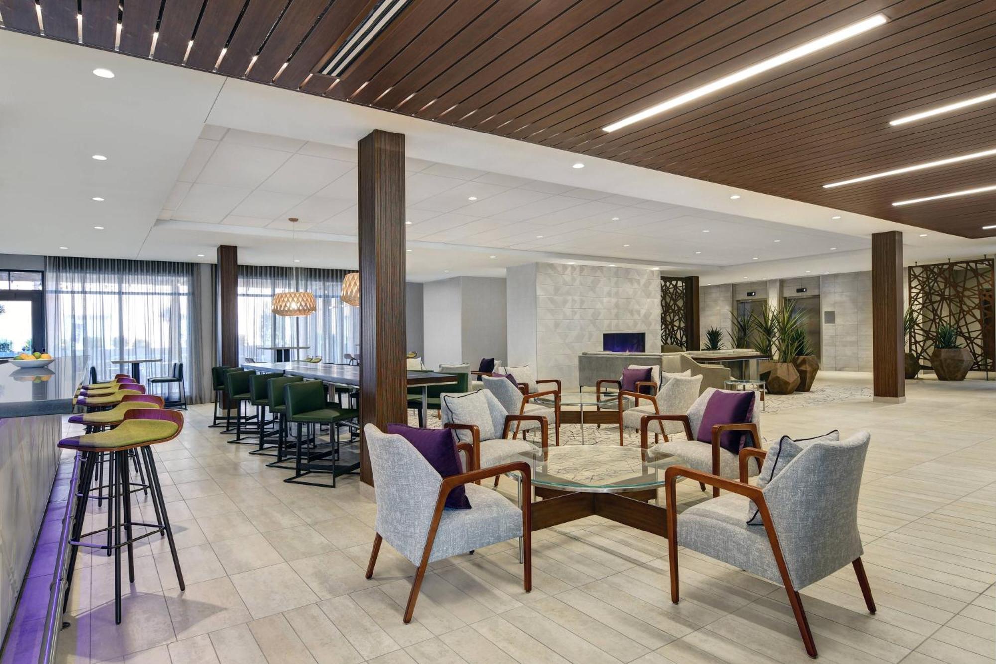 Courtyard By Marriott Manhattan Aggieville 외부 사진
