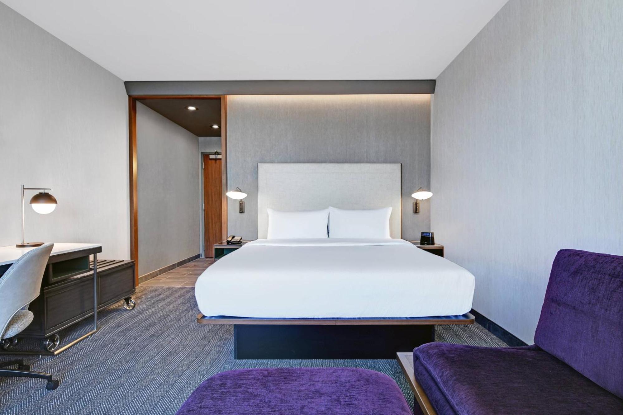 Courtyard By Marriott Manhattan Aggieville 외부 사진